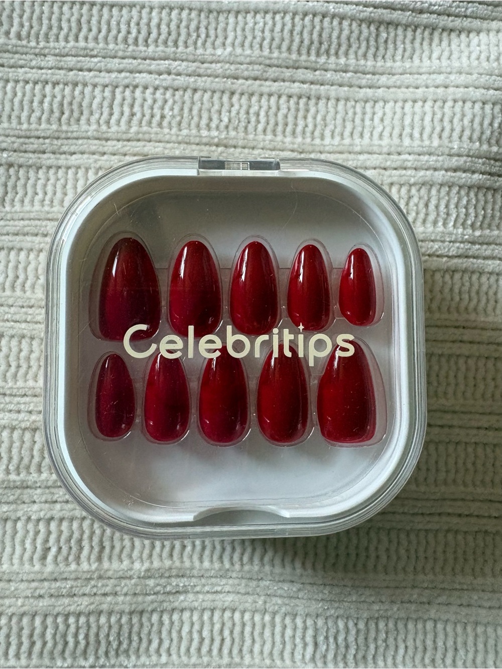 Celebritips Red Press-On Nail Set Red Red Short Almond
